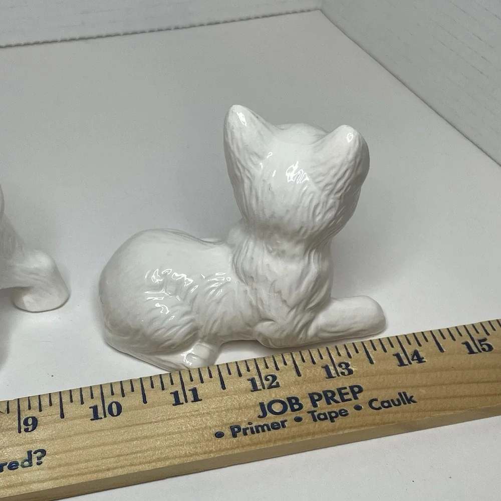 3 Vintage White Kittens Cats w/ Green Eyes Figurines Ceramic Cute 3-4